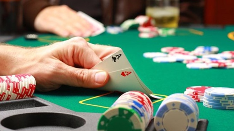 Cách thức chia bài trong Poker
